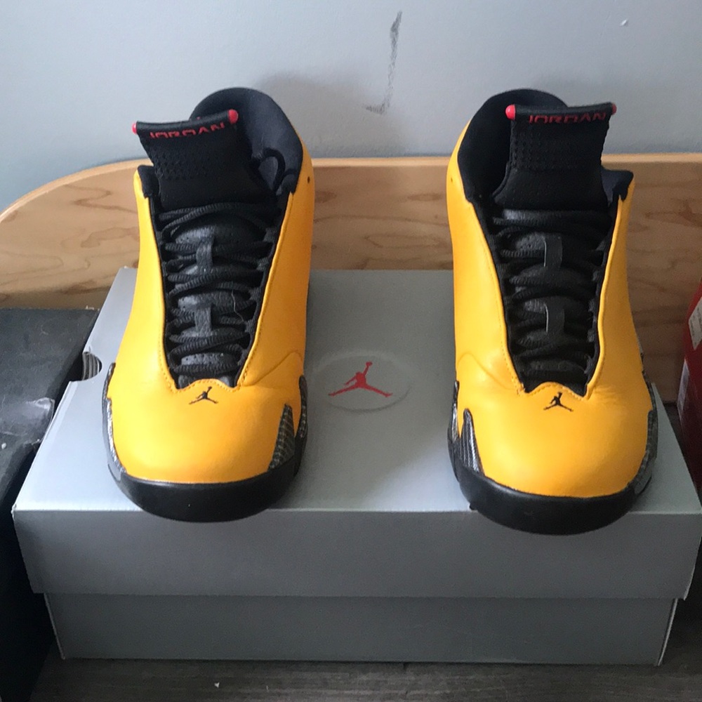 Jordan 14 retro Ferrari university gold